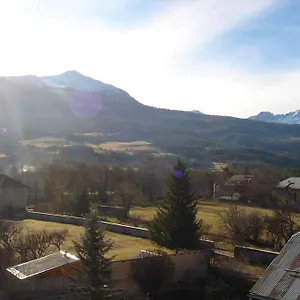 https://appart-t3-de-charme-sous-les-toits-jausiers-6-pers.fr-provencehotel.com
