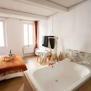https://ode-lamour-studio-intimiste.fr-provencehotel.com